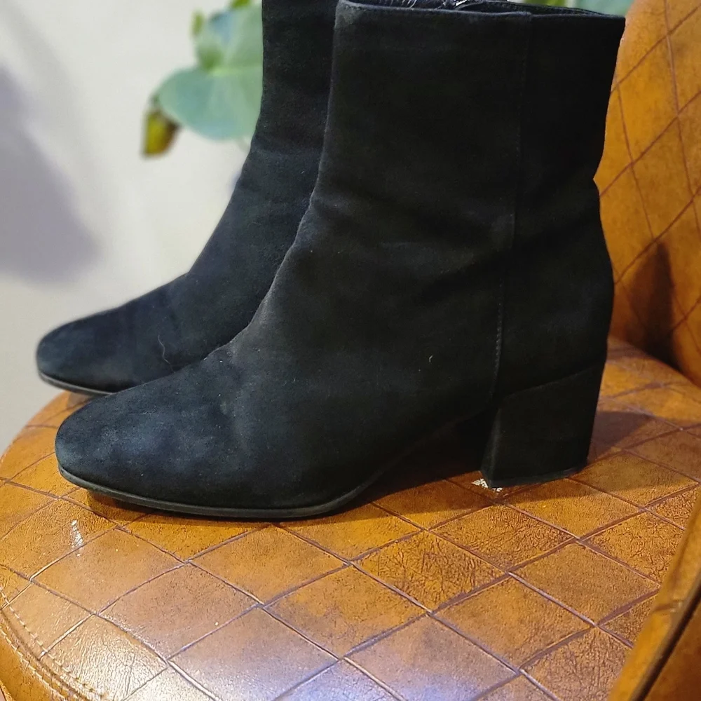 Aquatalia Suede Ankle Boots 9.5 Black - Picture 3 of 6